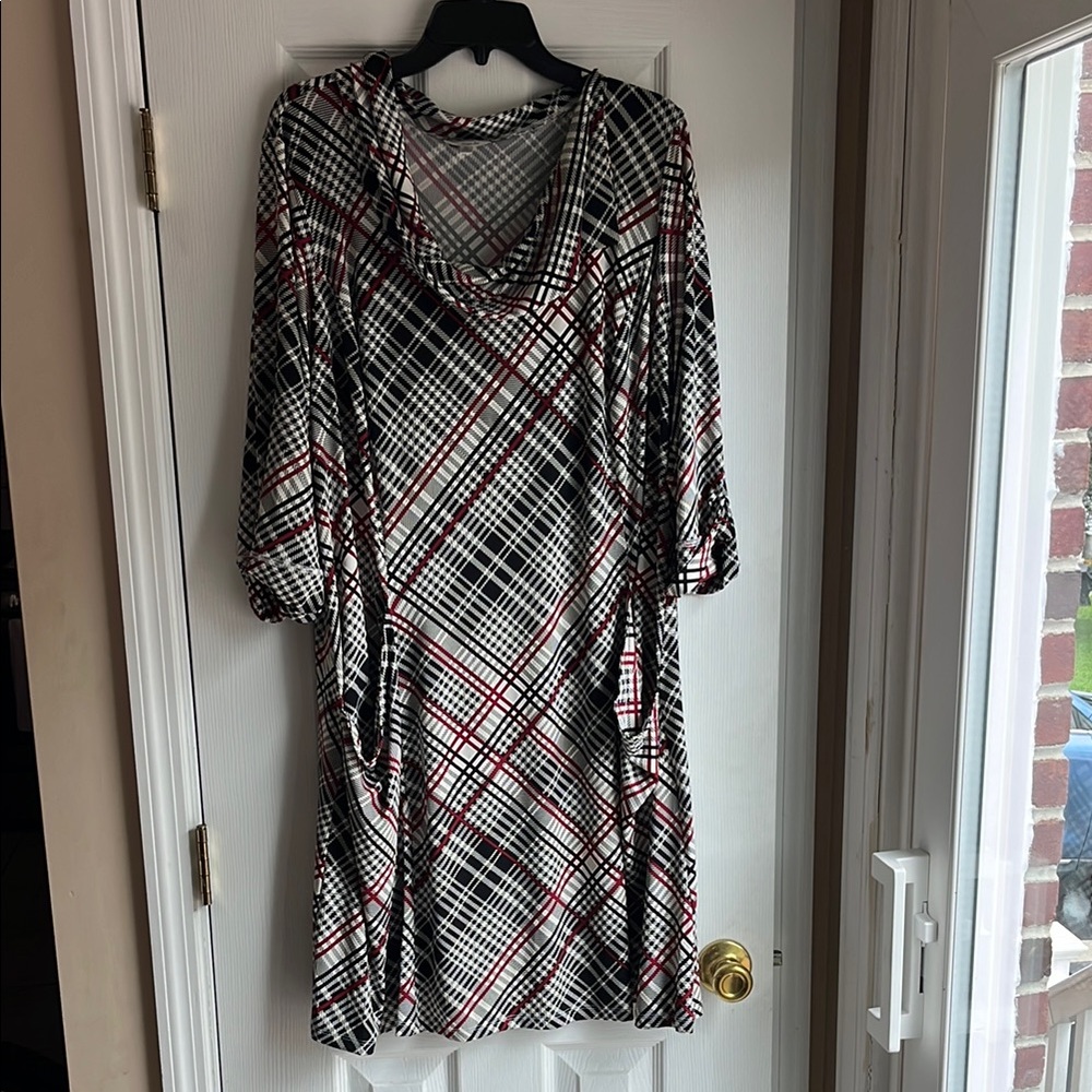 Robbie Bee Signature Houndstooth Plaid Dress